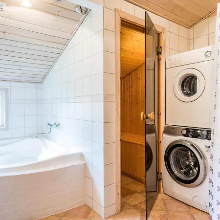 Holiday home Holiday Henne Lxxv